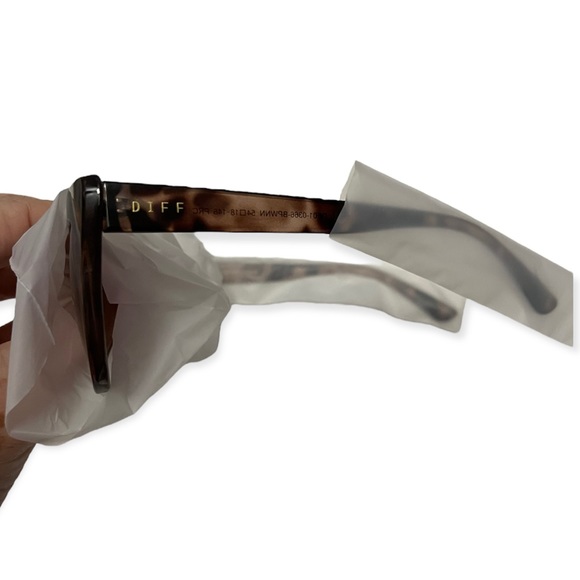DIFF Eden Sunglasses Blush Tortoise Frame Wine Lenses Cateye NWT - Picture 8 of 10